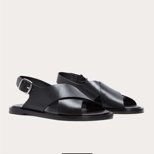 Everlane The City Crossover Sandal in Black